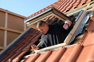 Pose de fenêtres de toit Velux à Mazerolles